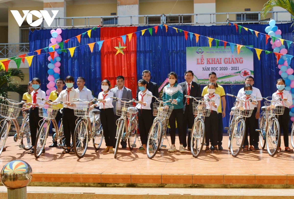 Đăk Lăk đồng hành với học sinh dân tộc thiểu số vùng đặc biệt khó khăn